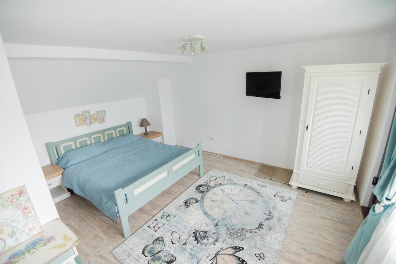 Vila Chic M Hotel Moieciu de Jos Luaran gambar