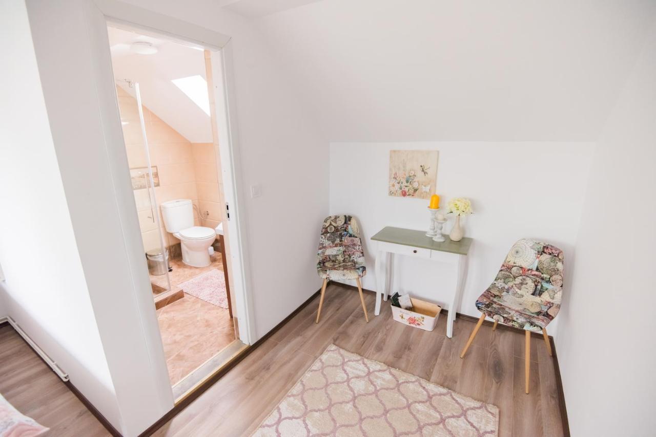 Vila Chic M Hotel Moieciu de Jos Luaran gambar