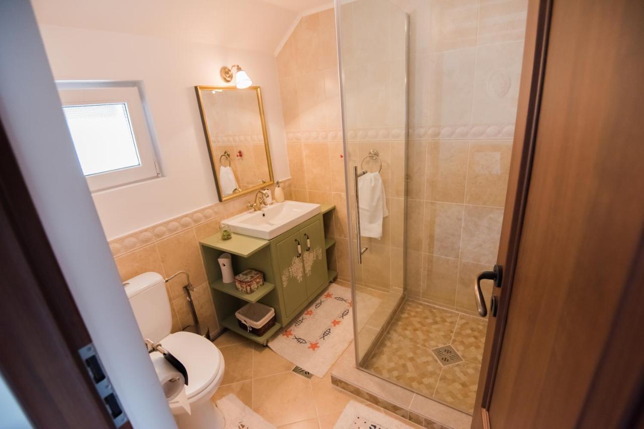 Vila Chic M Hotel Moieciu de Jos Luaran gambar