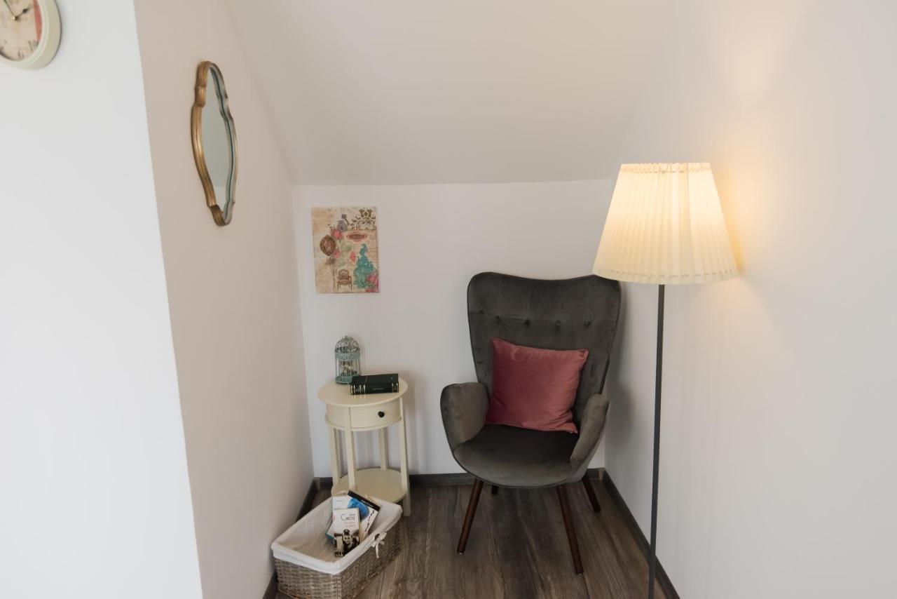 Vila Chic M Hotel Moieciu de Jos Luaran gambar