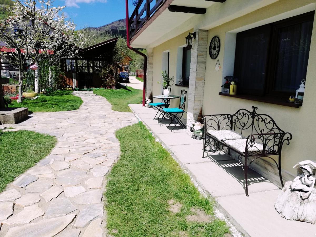Vila Chic M Hotel Moieciu de Jos Luaran gambar