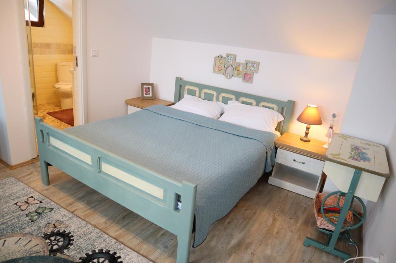 Vila Chic M Hotel Moieciu de Jos Luaran gambar